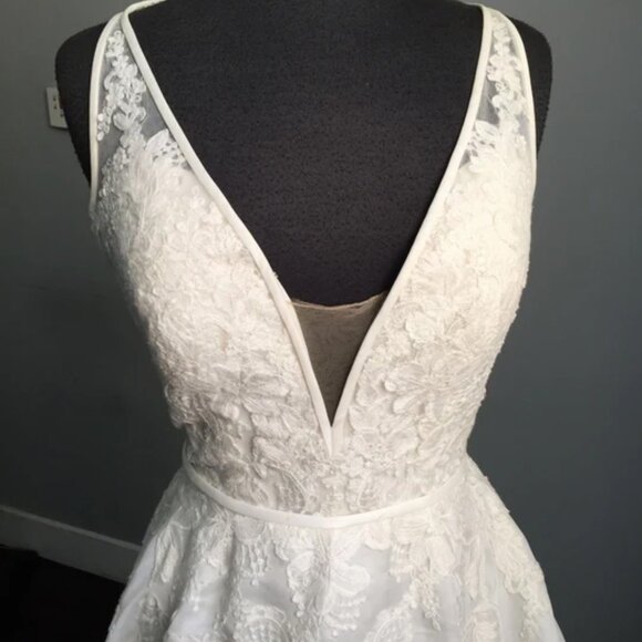 NWT Pronovias Elis - Picture 5 of 11